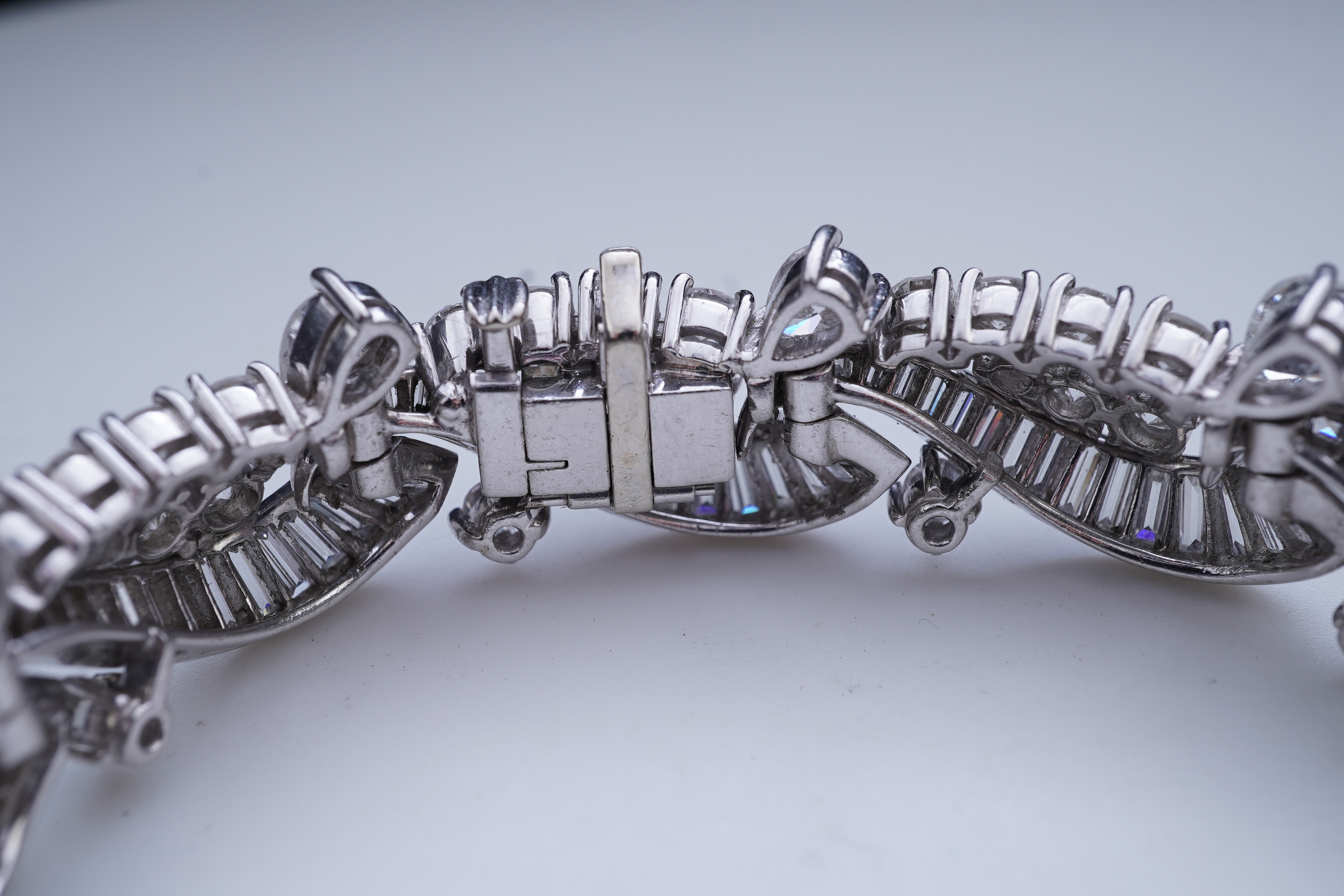 An attractive diamond bracelet, second half 20th century